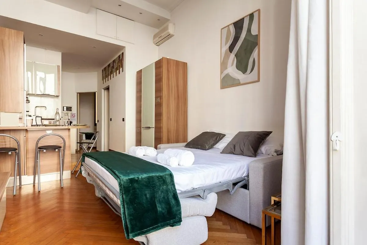 Bilocale Con Wifi In Palazzo Storico, A 5 Minuti Dal Duomo Zona San Babila - Tribunale 밀라노 0*,  이탈리아