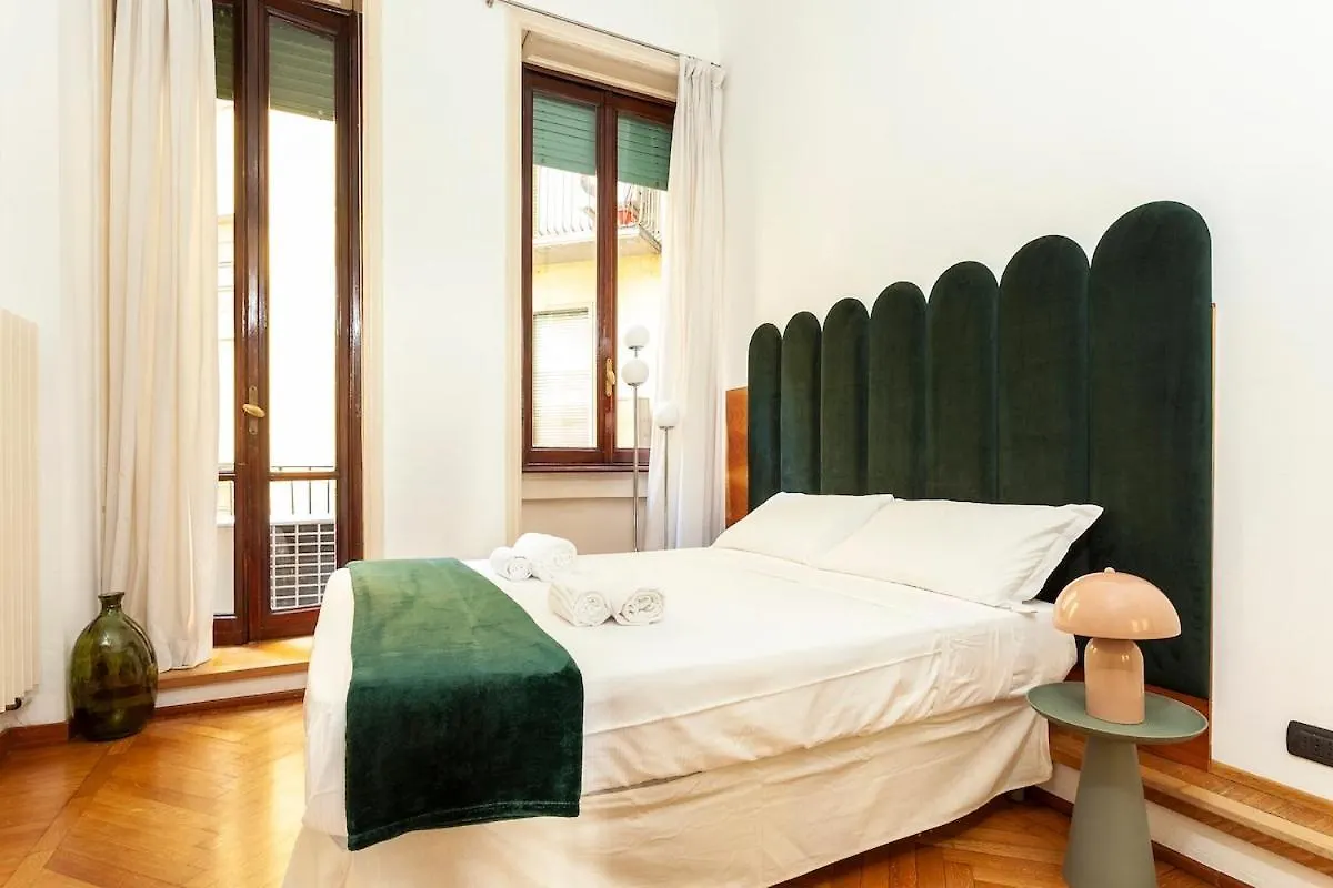 Bilocale Con Wifi In Palazzo Storico, A 5 Minuti Dal Duomo Zona San Babila - Tribunale Milano