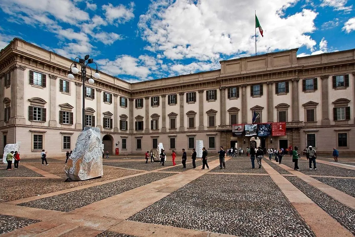 Lejlighed Bilocale Con Wifi In Palazzo Storico, A 5 Minuti Dal Duomo Zona San Babila - Tribunale Milano Italien